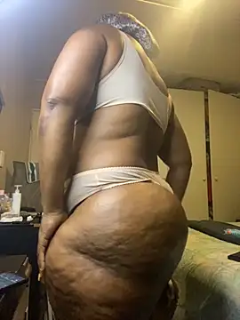 Nomthie online show from November 6, 2:28 am