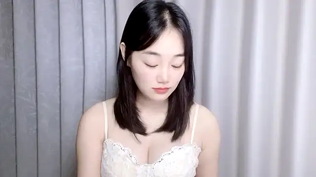 Snapshot of cloud8822 chatting on September 14, 2:37 pm cloud8822 online show from September 14, 2:37 pm