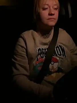 poussichienne online show from April 17, 2:46 am