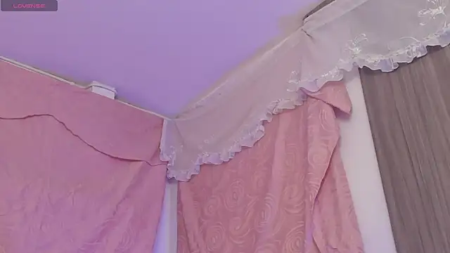 BonnieCute  online show from September 21, 11:47 pm