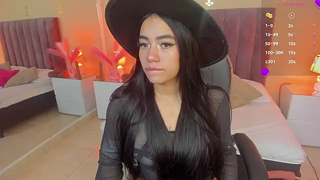 Megan Thompsonn online show from February 18, 4:39 pm