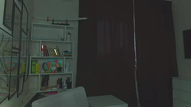 JudyWalkerr online show from September 13, 1:30 pm