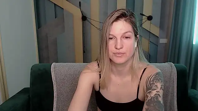 EmilyWalkeri online show from February 1, 8:13 am