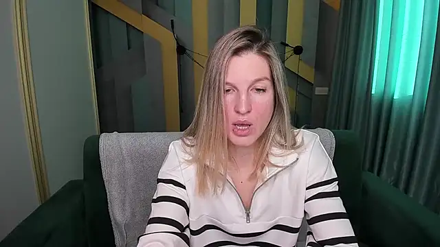 EmilyWalkeri online show from January 6, 8:29 am