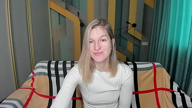 EmilyWalkeri online show from December 19, 7:44 am