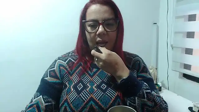 Rebecagiraut online show from November 14, 11:54 am