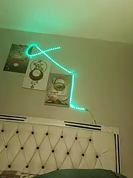 Yoyo   online show from November 17, 11:16 pm