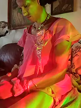 gurlnips online show from September 25, 3:22 pm