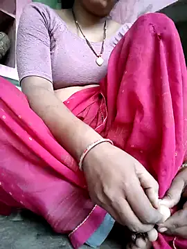 Snapshot of Cute_Suhani chatting on October 7, 12:59 am Cute Suhani online show from October 7, 12:59 am