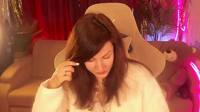 April o Nill online show from January 14, 12:32 pm