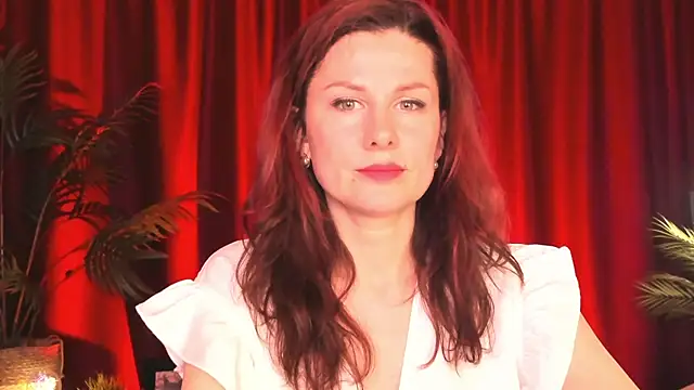 April o Nill online show from May 11, 3:18 pm