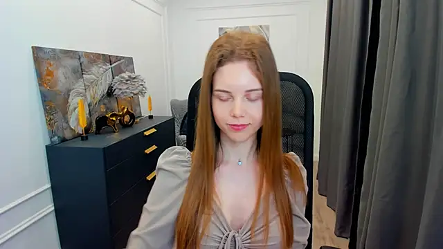 MileyWings online show from May 11, 4:04 pm