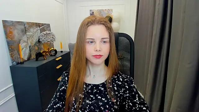 MileyWings online show from May 10, 11:34 am