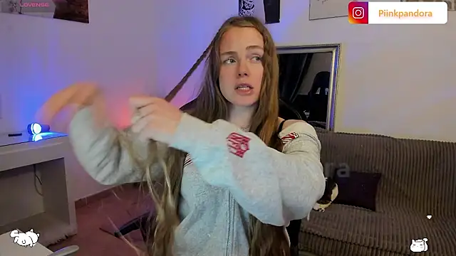 Piinkpandora online show from March 22, 8:37 pm