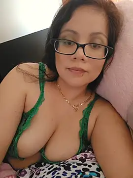 Kateofspades online show from May 11, 2:45 pm