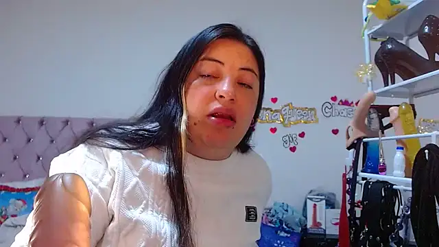 lanaqueen699 online show from December 17, 12:42 pm