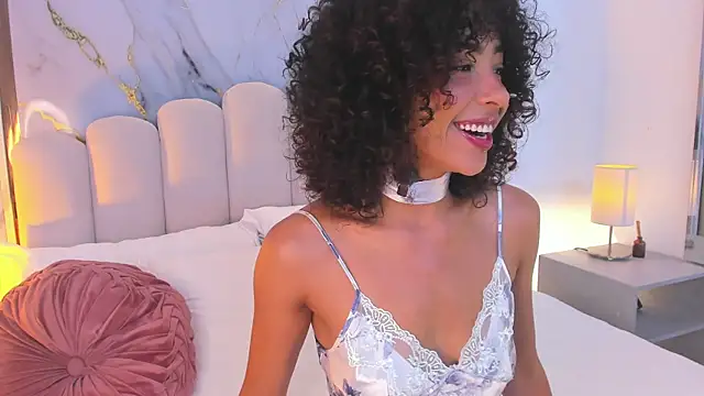 Snapshot of OSHUN_ chatting on October 6, 12:33 pm OSHUN online show from October 6, 12:33 pm