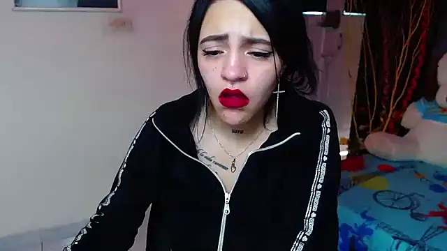 Violettasquirt online show from December 22, 2:20 pm