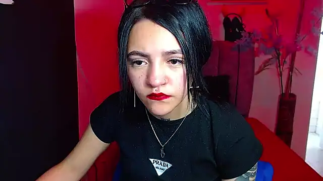 Snapshot of Violettasquirt chatting on September 17, 3:32 pm Violettasquirt online show from September 17, 3:32 pm