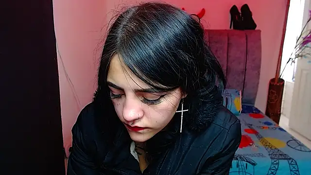 Snapshot of Violettasquirt chatting on October 15, 2:19 pm Violettasquirt online show from October 15, 2:19 pm