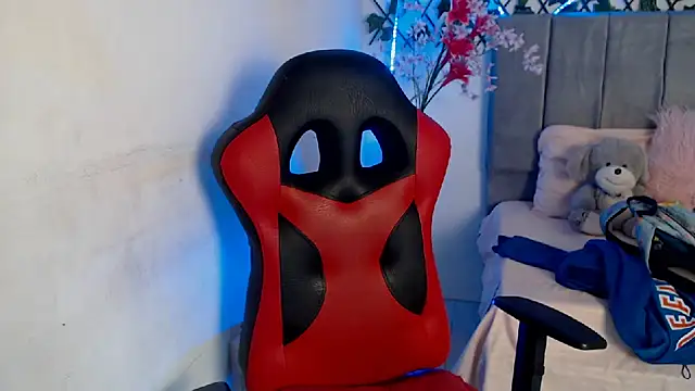 Snapshot of Maximesex chatting on October 3, 2:00 pm Maximesex online show from October 3, 2:00 pm
