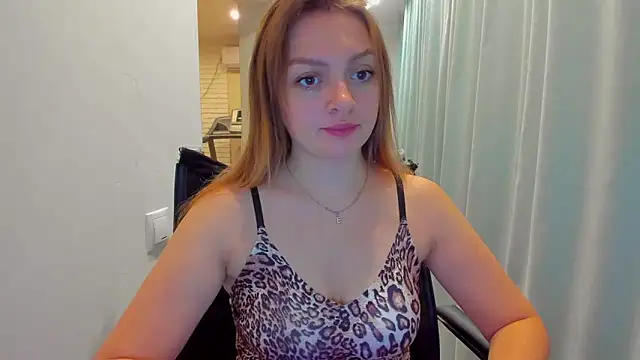 Snapshot of realfairy chatting on October 4, 8:57 pm realfairy online show from October 4, 8:57 pm