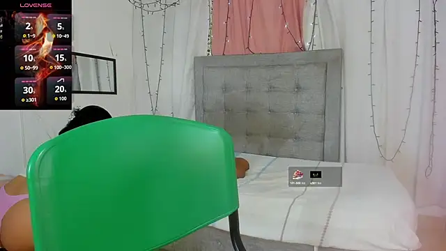 Snapshot of valentina_0_ chatting on September 27, 3:36 am valentina 0 online show from September 27, 3:36 am