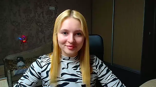 Milka kiss  online show from December 20, 11:58 am