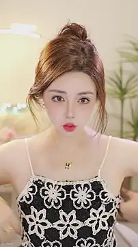 Qiaoqiao  online show from March 2, 12:45 pm