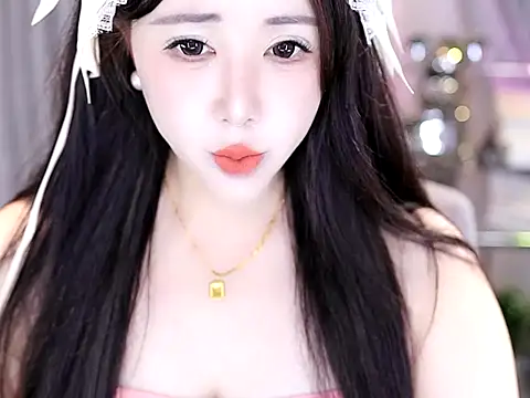 Qiaoqiao  online show from October 17, 9:56 am