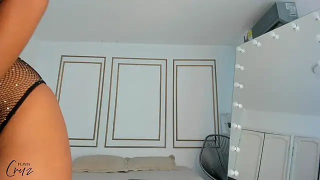 flavia cruz online show from October 6, 7:40 pm