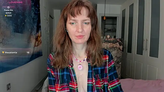 YourSexyNeighbour online show from December 16, 4:57 pm