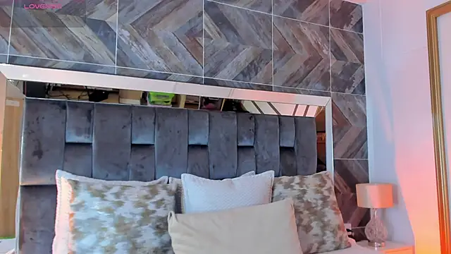 TaniaSmith1 online show from November 4, 11:32 pm