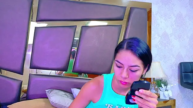 NicoleEsposito online show from April 14, 12:49 pm