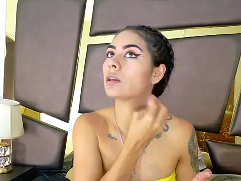 Snapshot of NicoleEsposito chatting on October 17, 1:25 pm NicoleEsposito online show from October 17, 1:25 pm