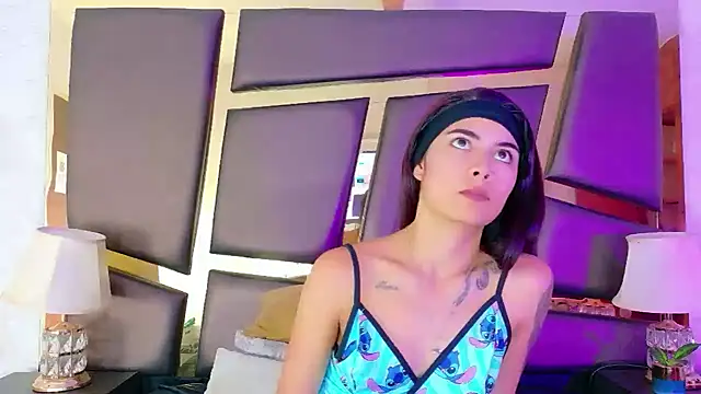 Snapshot of NicoleEsposito chatting on September 29, 1:05 pm NicoleEsposito online show from September 29, 1:05 pm