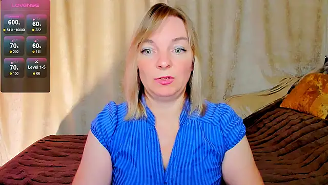 Snapshot of Regina__blue chatting on September 12, 6:48 pm Regina blue online show from September 12, 6:48 pm