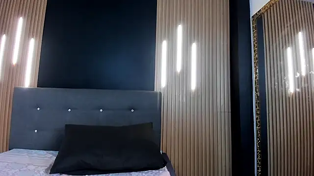 EvaaLovia1 online show from February 28, 2:05 pm