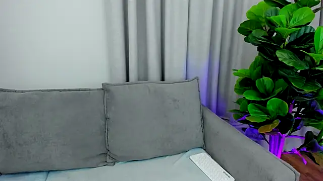 sexyangeloux online show from November 24, 10:12 pm