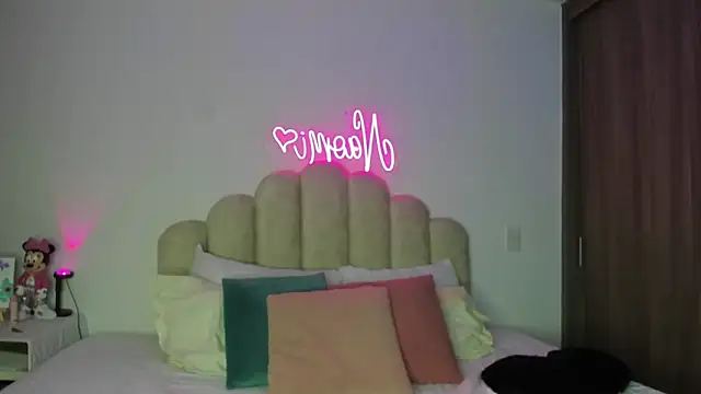 NaomiAsha online show from February 20, 8:20 pm