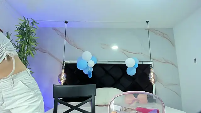 Snapshot of AngelaaCute_ chatting on October 3, 12:32 pm AngelaaCute online show from October 3, 12:32 pm