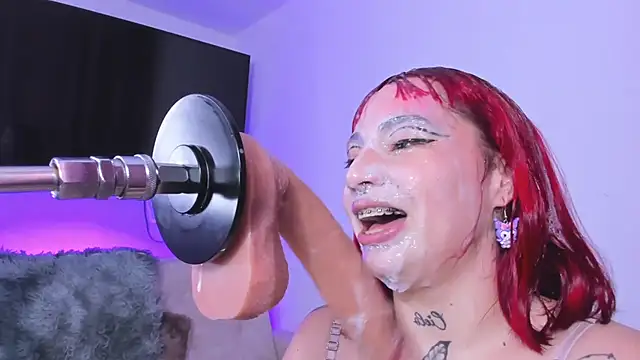 annika taylor online show from September 18, 3:05 am