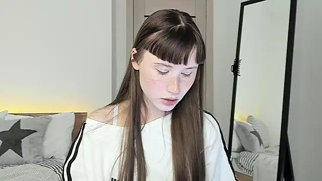 Stella Sunny online show from April 13, 8:09 pm