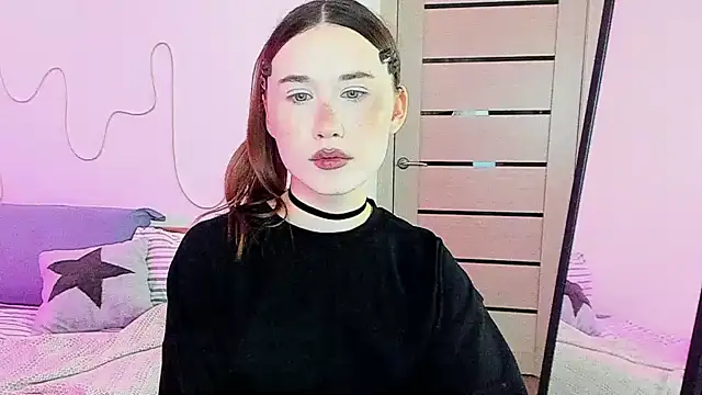 Stella Sunny online show from December 5, 5:25 pm