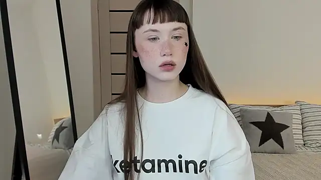 Stella Sunny online show from April 5, 7:29 am