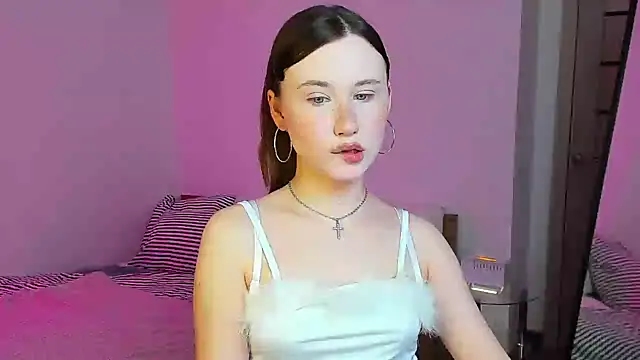 Snapshot of Stella_Sunny chatting on October 22, 6:13 pm Stella Sunny online show from October 22, 6:13 pm