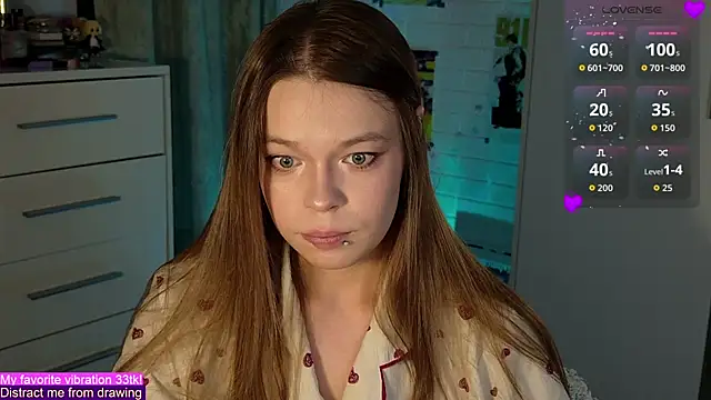 ValBae online show from September 29, 8:03 pm