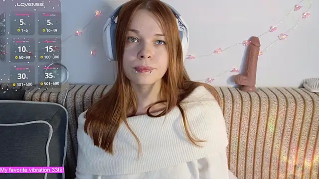 ValBae online show from November 29, 9:41 pm