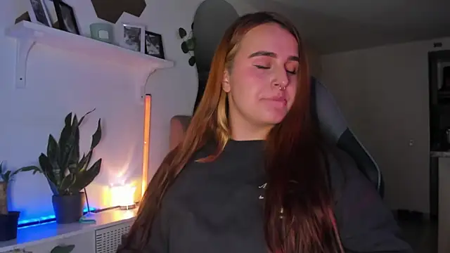 evy orange1 online show from February 19, 3:39 am