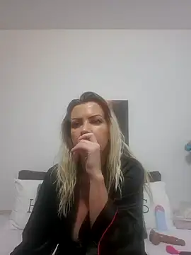 MiaDoll69 online show from September 27, 5:53 pm